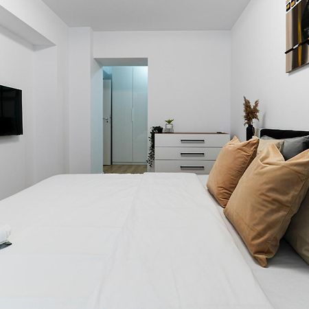 Sandra - Park-View Apt With Balcony & Parking Bucarest Exterior foto
