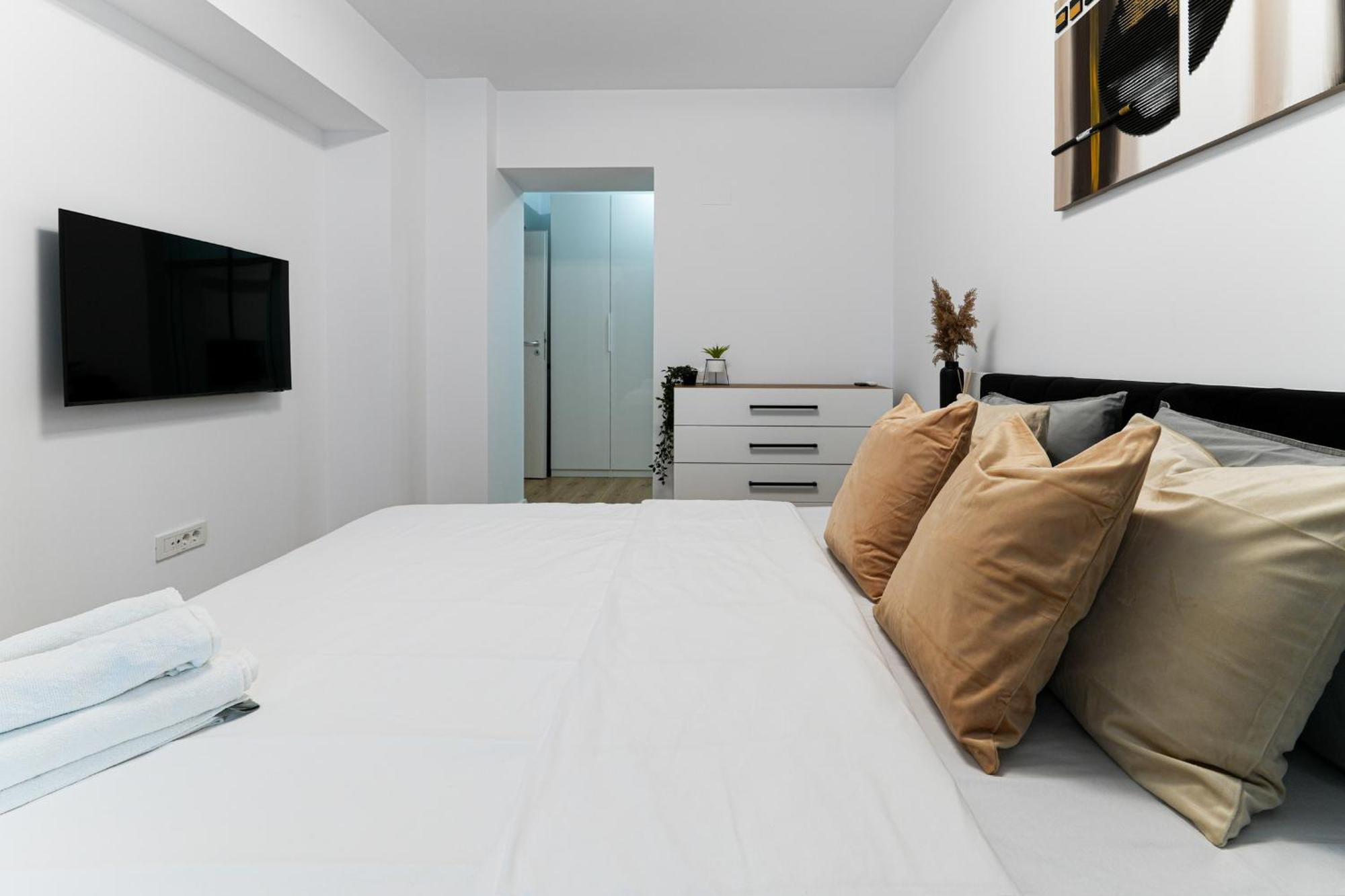 Sandra - Park-View Apt With Balcony & Parking Bucarest Exterior foto